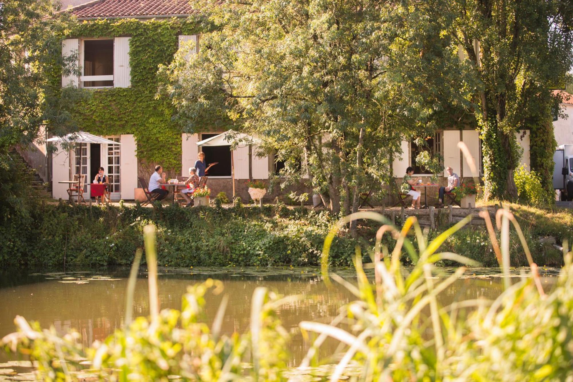 Logis Auberge De La Riviere Les Velluire-sur-Vendee Eksteriør bilde