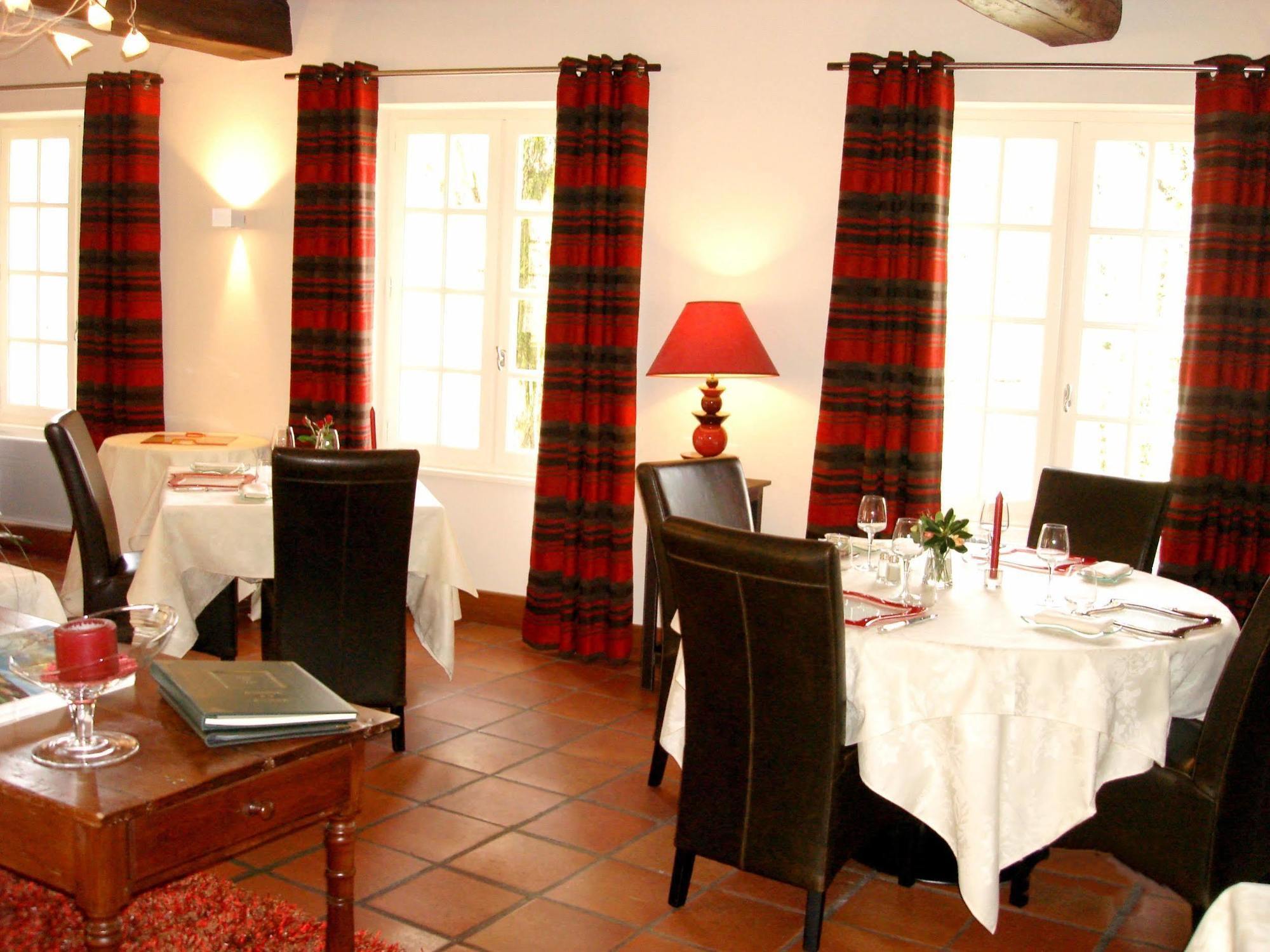 Logis Auberge De La Riviere Les Velluire-sur-Vendee Eksteriør bilde